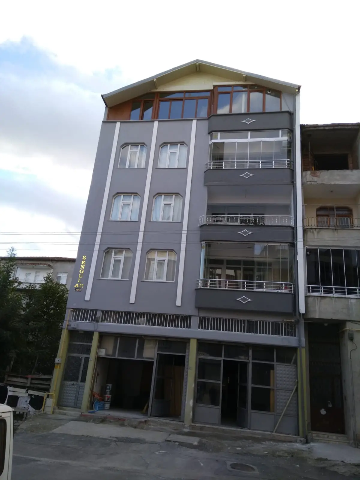 Şengül Apt